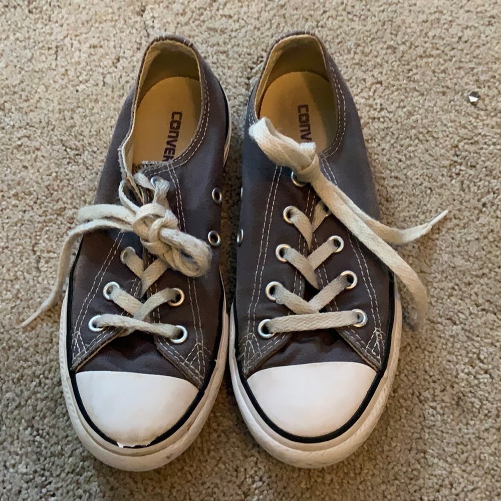 Kid’s CONVERSE dark grey low tops. Size 1y.
